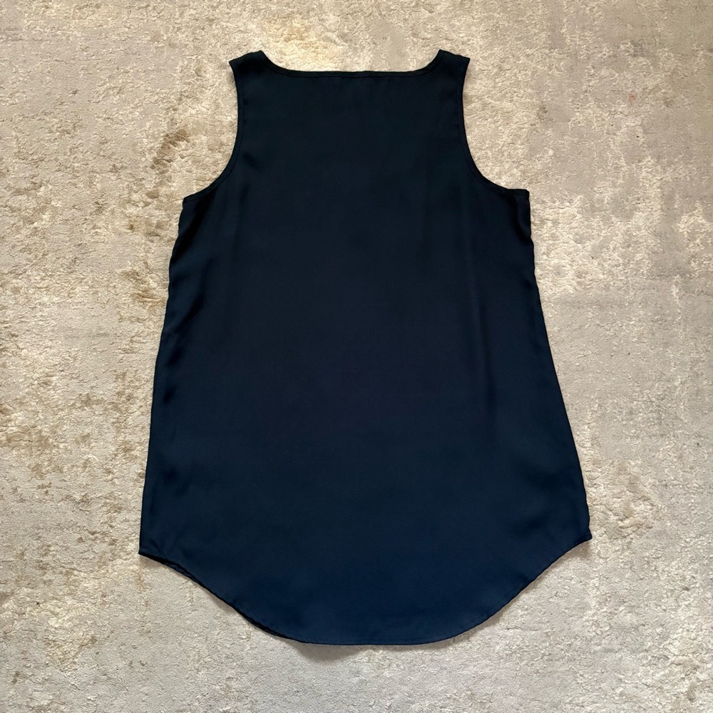 Ricki’s Navy Blue Sleeveless Tank Blouse With Rounded Hem Size Small - Picture 7 of 8